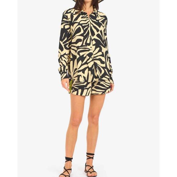 LE SUPERBE Tops - NEW LE SUPERBE bohemian rhapsody ex bf shirt in zebra leaf